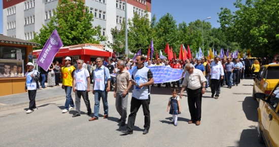 Tunceli’de Kamu Çalışanları İş Bıraktı