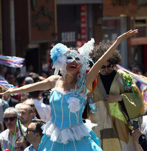 İstiklal Caddesi'nde Shopping Fest yürüyüşü