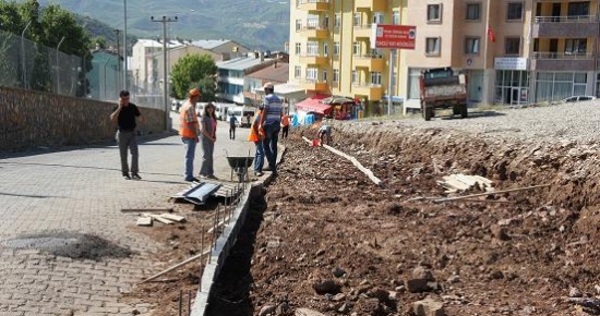 Cumhuriyet Mahallesi kaldırıma kavuştu