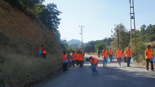 Belediyeye alınan 50 İşçi, Şehir merkezinde temizliğe başladı