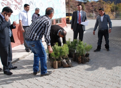 Tunceli’de Okullara Fidan dağıtımı yapıldı