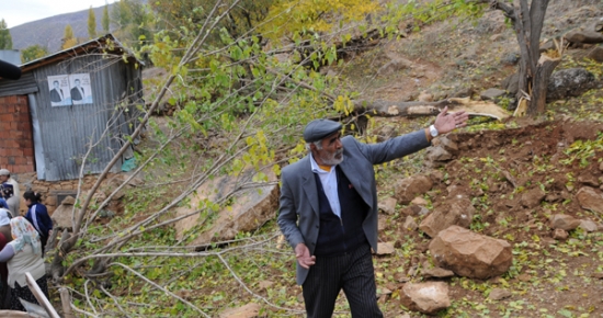 Dağdan Kopan Kaya, Mahalle Halkını Korkuttu