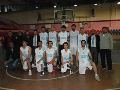 Basketbolcular, sezona galibiyetle başladı