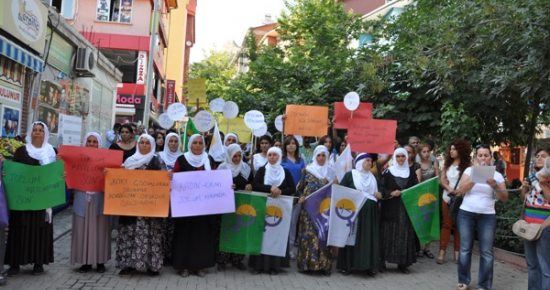 Kadınlar Bingöl'deki Olayı Kınadı