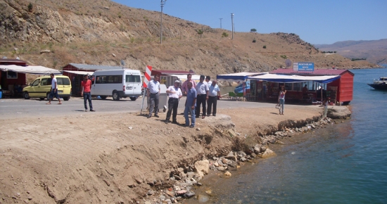 Feribot İskelesinde yenileme çalışması için inceleme