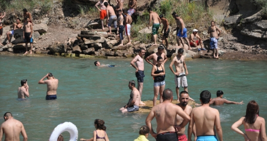 Tuncelililer Plajlara Akın Etti