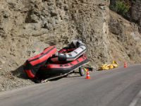 Römorka bağlı rafting botu devrildi: 2'si ağır 4 yaralı