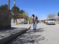 Mahallelerde temizlik çalışmaları devam ediyor