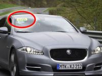 Jaguar taksiciliğe başladı