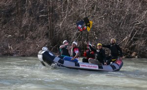 bakandan-munzurda-nevruz-raftingi-(4).jpg