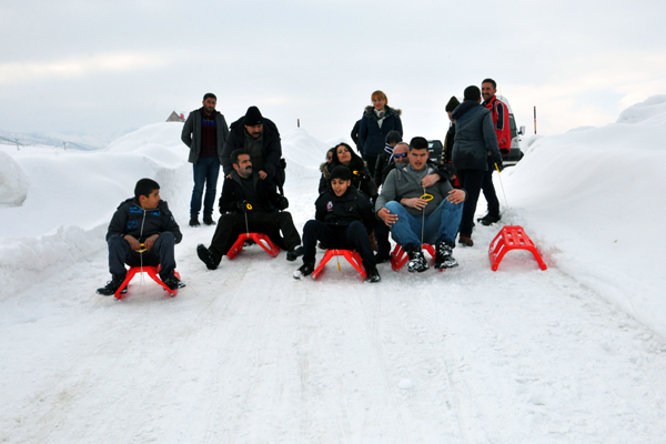 dersim’de-engelli-cocuklarin-kayak-keyfi-(2).jpg