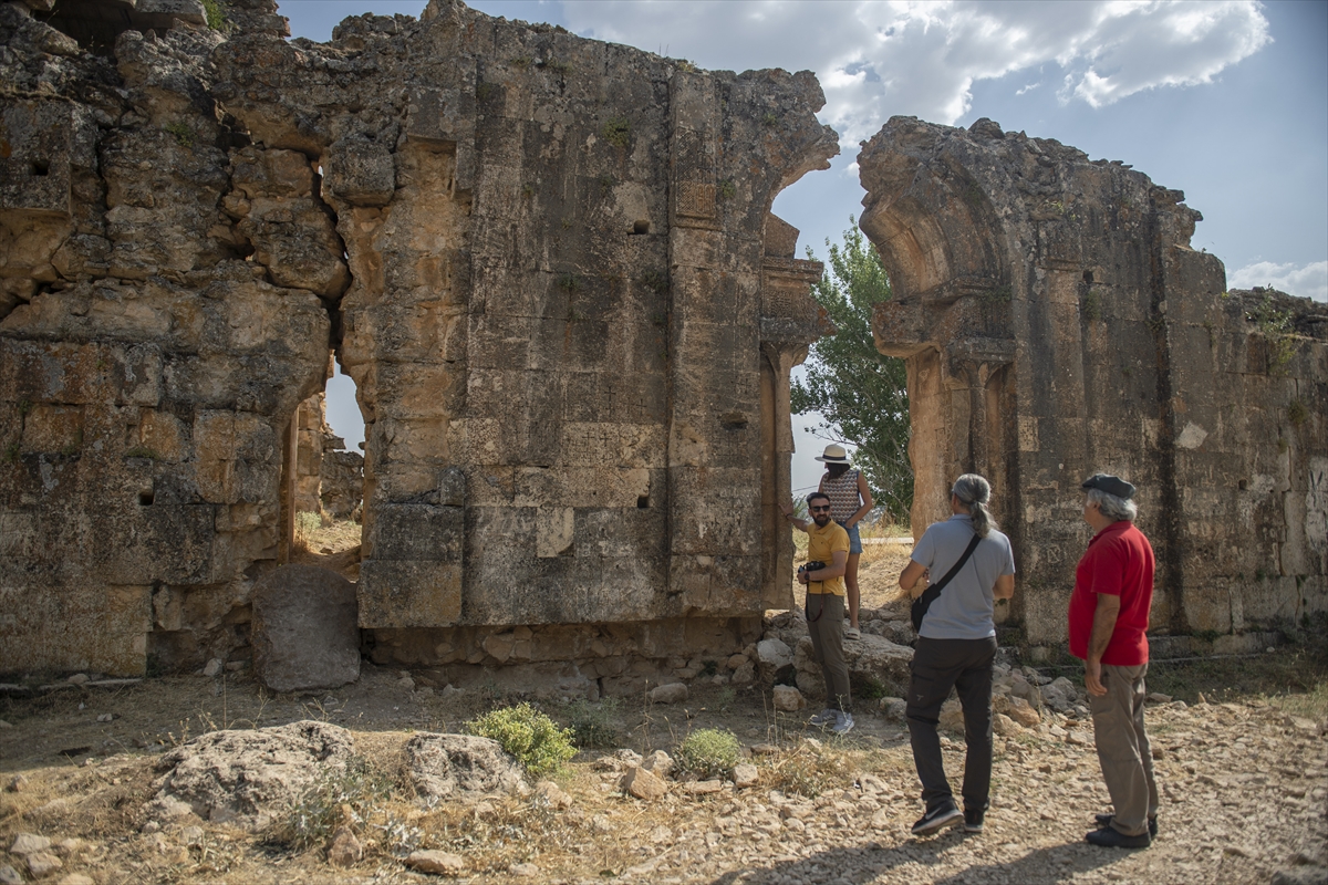 dersim’de-tarihi-yapilar-turizme-kazandiriliyor-(10).jpg