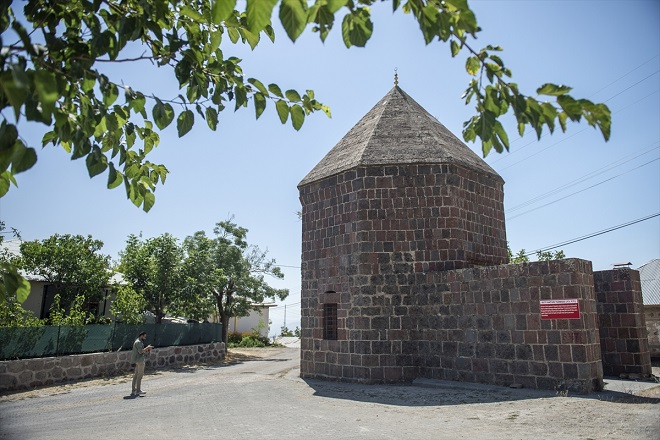 dersim’de-tarihi-yapilar-turizme-kazandiriliyor-(5).jpg