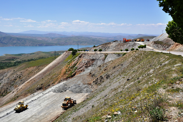 dersim’e-150-milyon-liralik-karayolu-yatirimi-(4).jpg