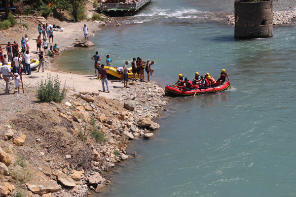 dersimde-rafting-festivali-(1).jpg