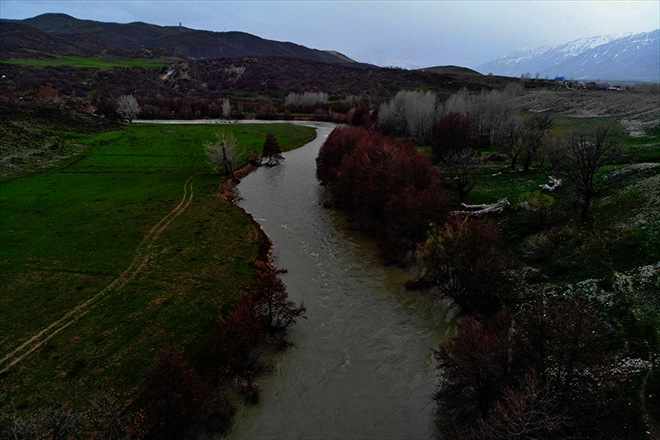 ovacik-daglarinda-kis,-ovalarinda-bahar-guzelligi-yasaniyor-(5).jpg