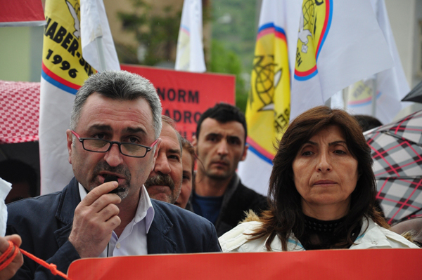 ptt-surgunleri-protesto-edildi-(3).jpg